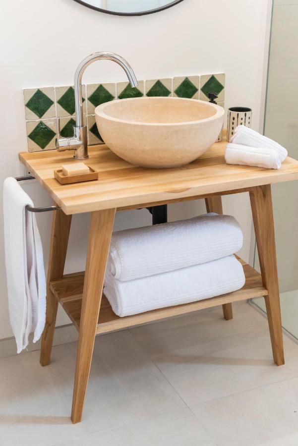 La Petite Ruche, 1 Bedroom Gite In The Luberon Apt Exteriör bild